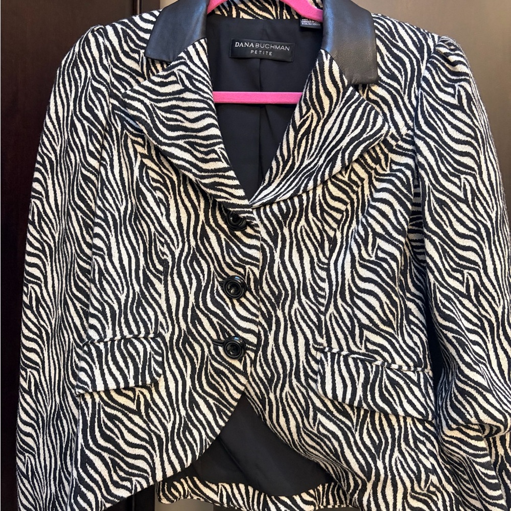 Dana Buchman Black and White Zebra Blazer
